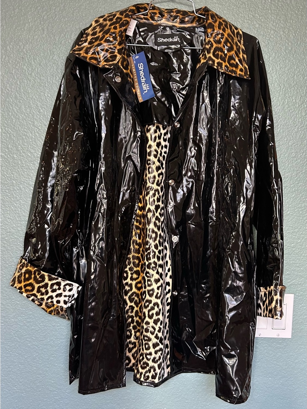 NWOT RARE LIMITED EDITION ShedRain Black Leopard Print Raincoat S-M